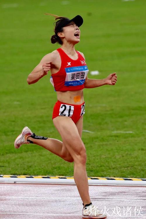 全运会女子5000米决赛 河南选手梁田田勇夺冠军