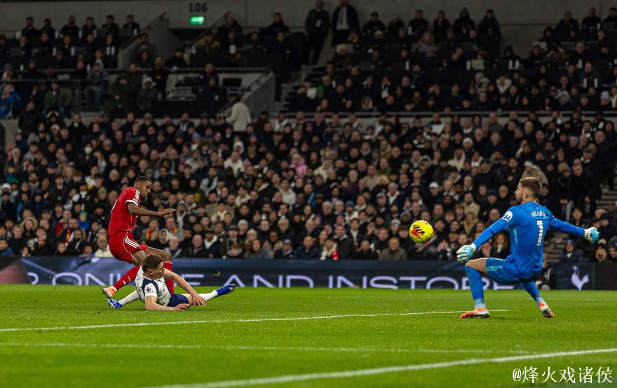 利物浦主帅斯洛特：伊萨克因伤将休战数月