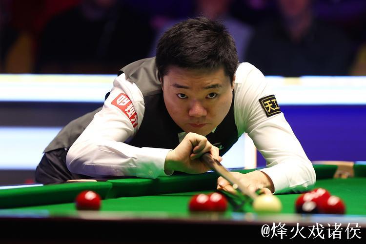 丁俊晖2-6不敌墨菲 无缘斯诺克国锦赛8强