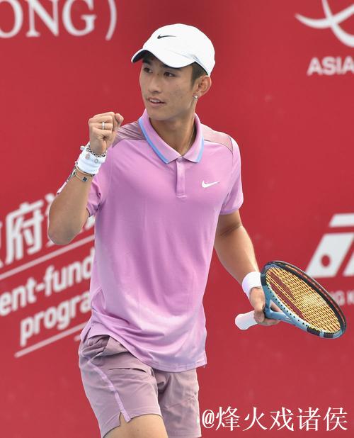 商竣程两盘完胜索内戈 晋级香港网球公开赛八强