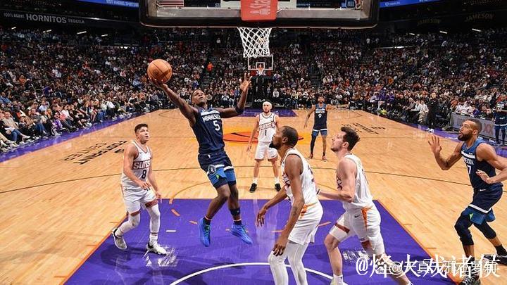 乔治首战砍下23分爱德华兹贡献16分 76人惜败森林狼 乔治首战砍下23分爱德华兹贡献16分 76人惜败森林狼