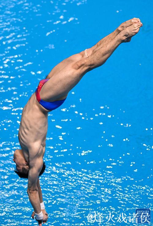 世锦赛男子3米板：曹缘获亚军，王宗源夺季军