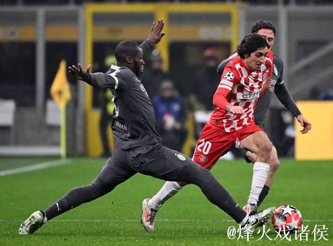 欧冠资格赛:费内巴切5-2力克费耶诺德 总比分6-4艰难挺进下一轮 欧冠资格赛:费内巴切5-2力克费耶诺德 总比分6-4艰难挺进下一轮